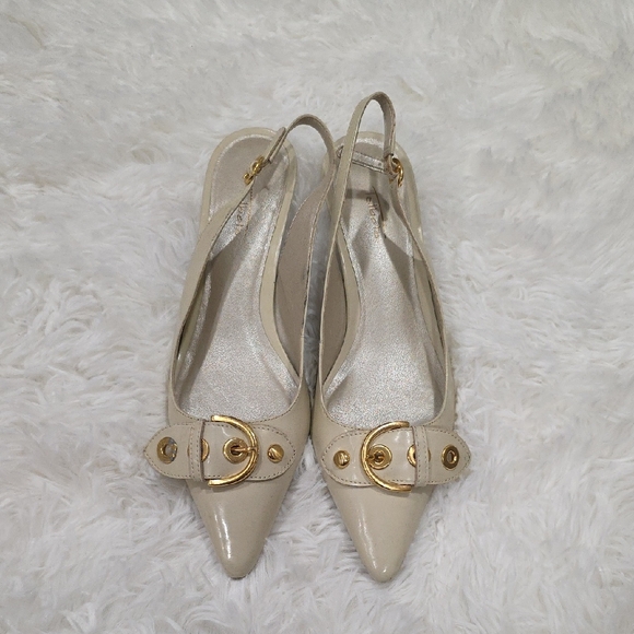 Talbots Patent Leather Cream Pointed Slingback Heels. Size 8.5 - Picture 1 of 9